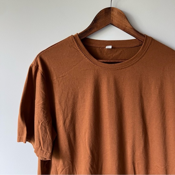 Basic Tee - Picture 2 of 4